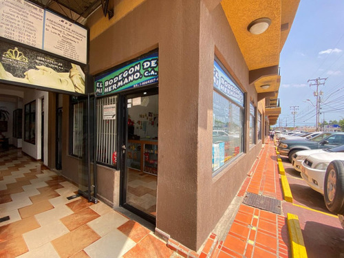 Local Comercial En Alquiler En Cc Gold Country - Planta Baja