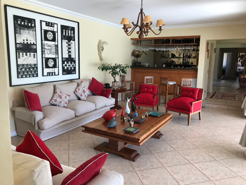 Imagen 3 de 14 de Amplia Casa Estilo Georgian
