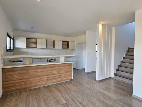 Casa En Dos Plantas A Estrenar En El Barrio Privado San Pablo