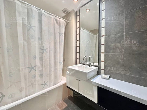 Apartamento De Dos Dormitorios Con Parillero En Alquiler Anual, Playa Mansa.