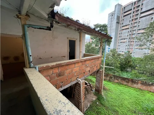 Casa Lote En Envigado Con Potencial Para Inversión