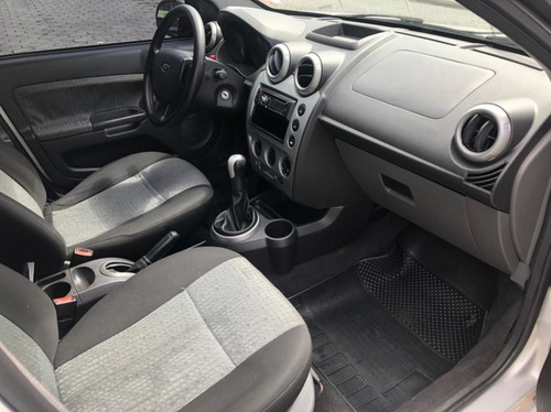 Ford Fiesta Sedan