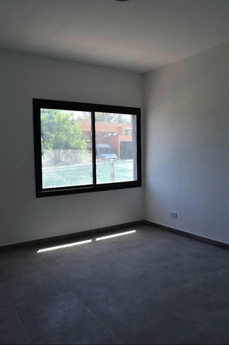 Casa A Estrenar En Barrio Privado Álvarez Del Bosque