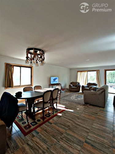 Casa En Venta De 4 Dorm. En Pucón