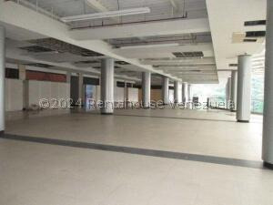 Funcional Local Comercial En Alquiler En Cerro Verde