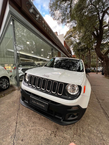 Imagen 5 de 22 de Jeep Renegade 2016 1.8 Sport