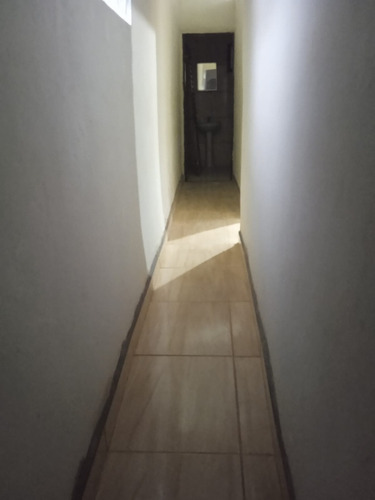 A Casa Tem 2 Quarto , 1 Banheiro