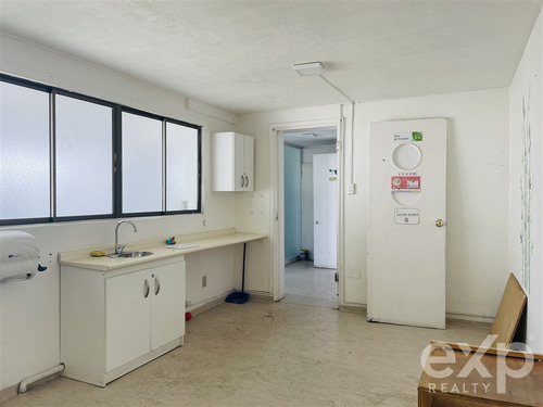 Oficinas / Centro Médico En Arriendo Las Lilas