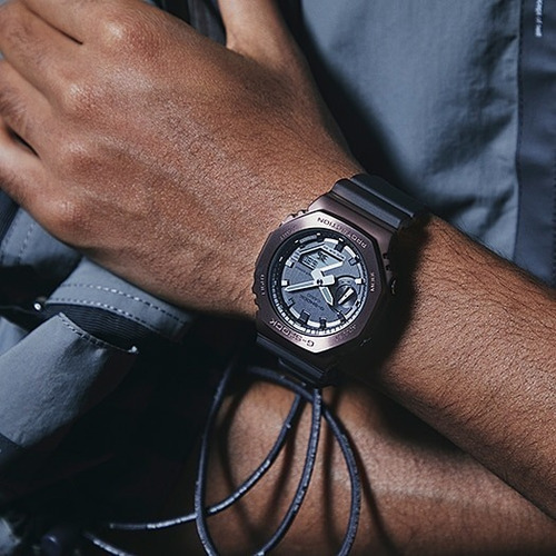 Imagen 5 de 7 de Reloj Casio G-shock Youth Humeado Bronce Gm-2100mf-5acr