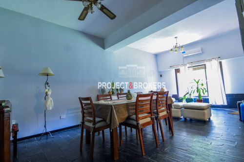 Casa En Venta En Castelar