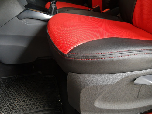 Imagen 5 de 6 de Funda Cuerina Premium Centro Perforado Renault Clio 2 / Mio