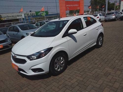 Imagem 4 de 9 de Chevrolet Onix 1.0 Mpfi Lt 8v Flex 4p Manual
