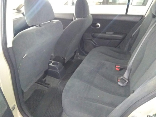 Nissan Tiida 1.8 Visia 5 P 2011