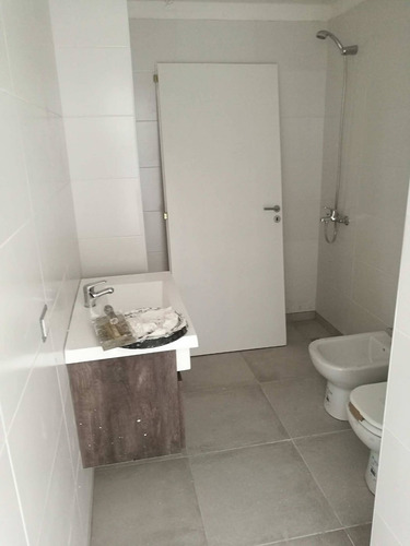 Imagen 6 de 7 de Departamento 2 Amb. Con Cochera Monte Grande