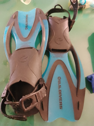 Aletas Us Divers Talla 3 A 6 En Azul Eléctrico (Usado)
