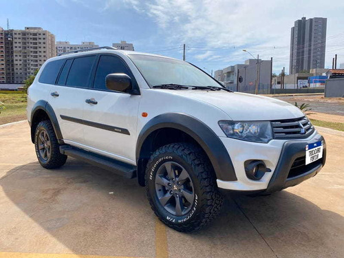 Imagem 3 de 15 de Mitsubishi Pajero 4x4 Outdoor 2018