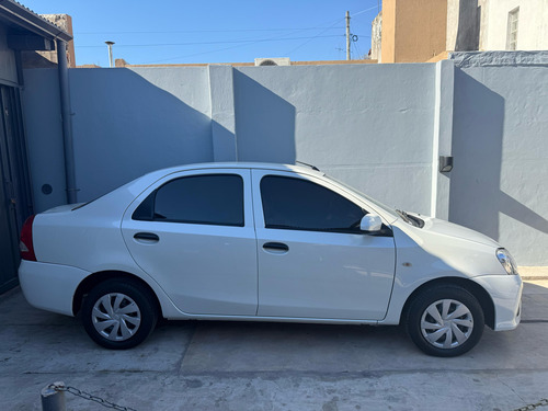 Toyota Etios 1.5 Sedan X