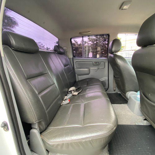 Toyota Hilux 2.5 Cab. Dupla 4x4 4p