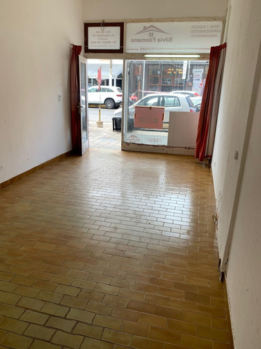 Imagen 7 de 10 de Local Comercial En Pleno Centro.