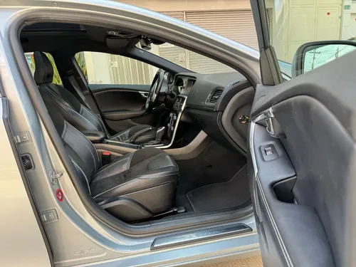 Volvo V40 2.0 T4 Drive-e R-design