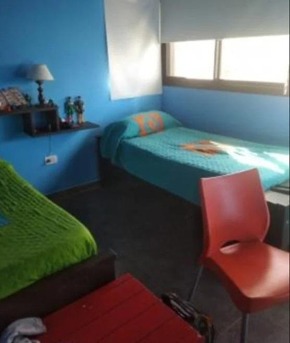 Casa En Venta - 2 Dormitorios 1 Baño - Cocheras - 400mts2 - Manuel B. Gonnet, La Plata