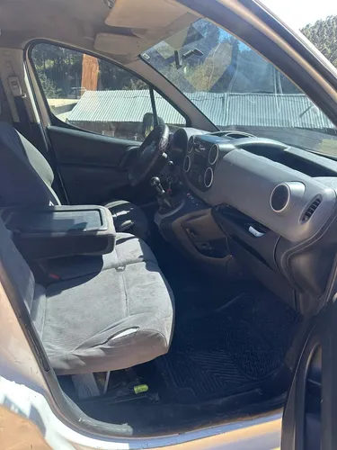 Camioneta 2015 Disel Peugeot Excelentes Condiciones
