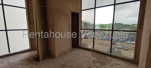 Jip 25-8688. Rent-a-house Vende Edificio Comercial De 1100 Mts2, 7 Niveles, 6 Locales, 23 Oficinas, Terraza Diseñado Para Restaurante, Con Inst. Eléctricas, Sanitarias, Ascensores. En Maturin, Monagas