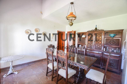 Imagen 19 de 30 de 96 E/ 9 Y 11 (p. Lara) Casa De 4 Dormitorios En Venta Con Parque Y Pileta