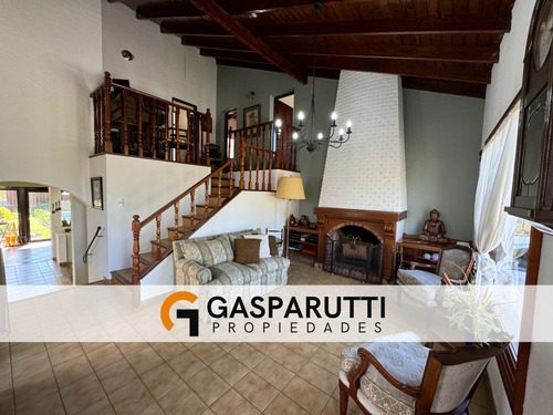 Casa En Venta En Aranjuez Country Club, 4 Dorm. Con Pileta!