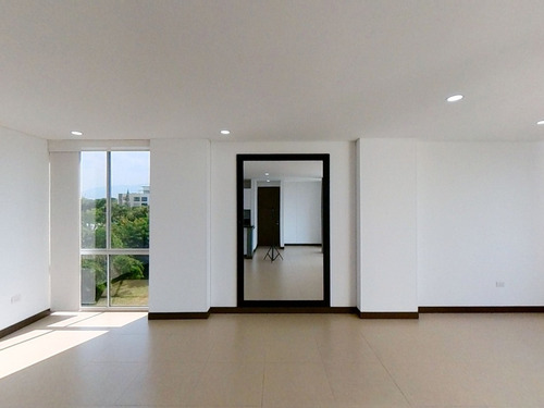 Apartamento Moderno En Condominio Campestre Altana, Barrio Pance. 131 M2, Piso 5, Ascensor, 2 Habitacioenes