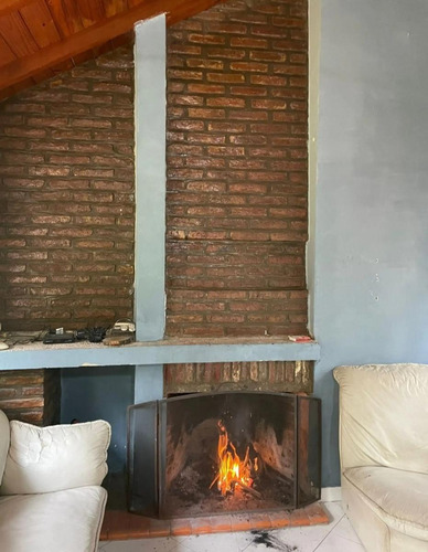 Casa En Venta - 2 Dormitorios 2 Baños - 500mts2 - Merlo