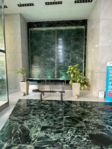 Venta Oficina Categoría 280 M2 Ecipsa Tower Vistas A Yrigoyen 2 Cocheras