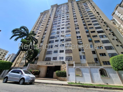 Julio Latouche 25-17262 Amplio Y Cómodo Apartamento En Venta Ubicado En El Corazón De Valencia, Bien Conservado 98 M2 Bien Distribuidos, Amplia Cocina, Closet En Las 3 Habitac