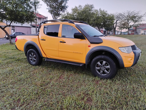 Mitsubishi L200 3.2 Triton Savana Cab. Dupla 4x4 4p