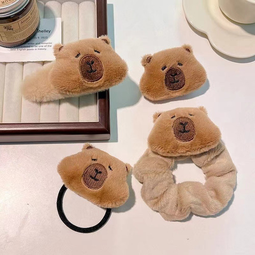 Juguetes De Peluche Capibara Con 6 Accesorios De Capibara