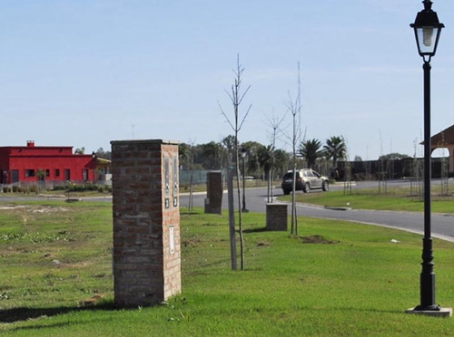 Lote Central En Venta En Barrio San Gabriel, Villanueva, 1100m2.