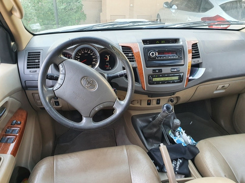 Imagen 7 de 15 de Toyota Sw4 2011 3.0 Srv Cuero I 171cv 4x4