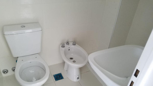 Imagen 6 de 7 de Departamento De 1 Amb Con 5 Cocheras!! A Estrenar! Apto Profesional!
