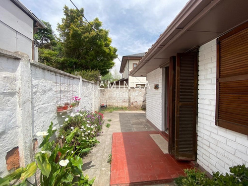 Casa En Venta De 3 Dorm. En Las Condes