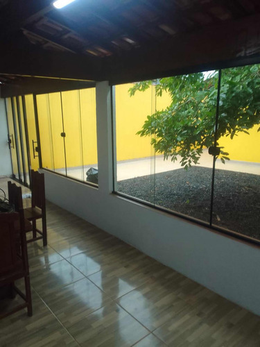 Casa Com 3 Quartos 2 Banheiros Terreno 10 X30