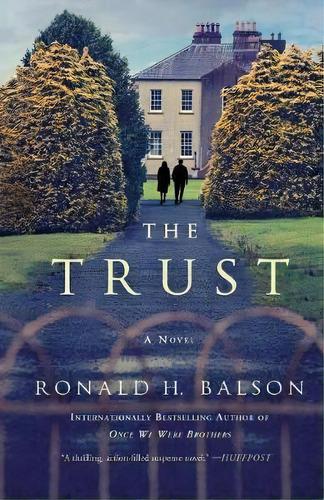 The Trust : A Novel, De Ronald H. Balson. Editorial St Martin's Press, Tapa Blanda En Inglés