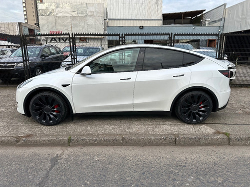 Tesla Model Y Performance Aleman