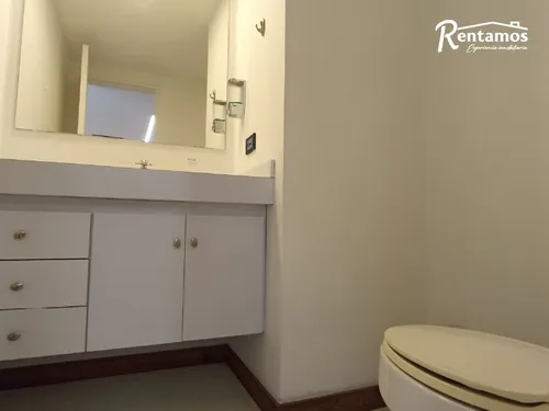 Oficina En Arriendo En El Poblado. Cod A11642