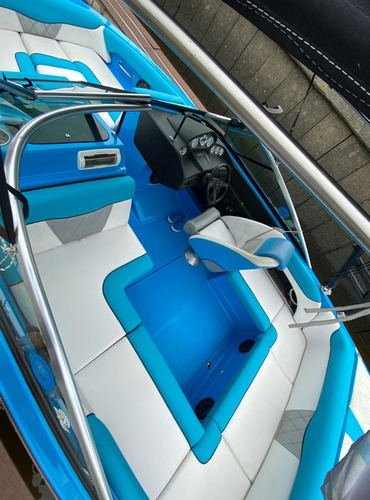 Imagen 12 de 14 de Lancha Para Wakeboard Y Wakesurf Skywake Xl 22