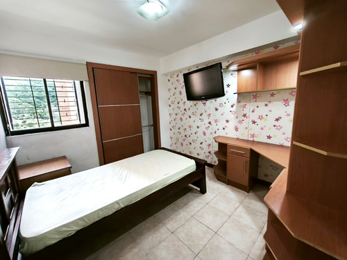 Cr Vende Amplio Apto Urb El Parral Res Don Manue.
