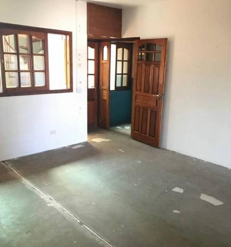 En Venta. Casa En Planta Alta, Con Local En Planta Baja. Par