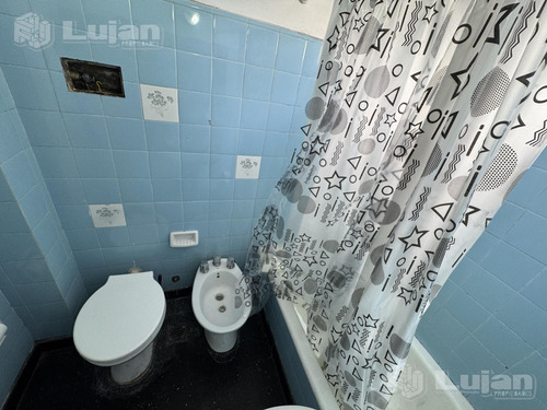 Venta Av Rivadavia Al 8800 2 Ambs Con Balcón !