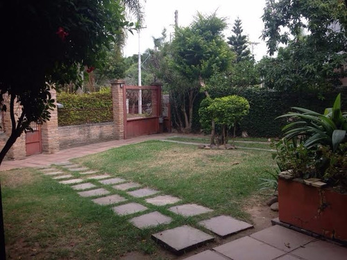 Imagem 2 de 12 de Casa De 3 Dormitórios - 4375