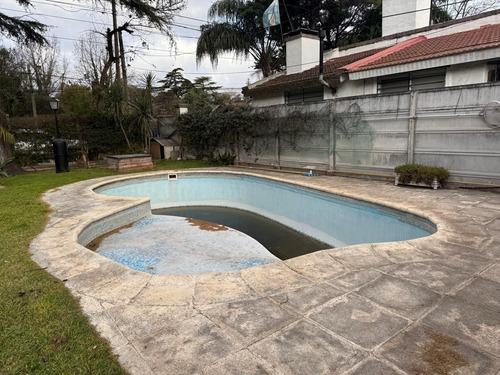 Venta Casa Con Parque Pileta, Parque Leloir, Ituzaingo.