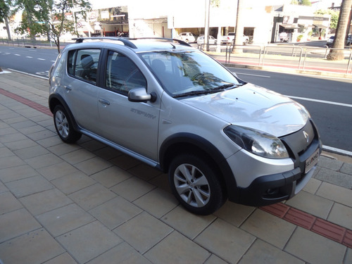 Imagem 2 de 11 de Renault Sandero - 2011/2012 1.6 Flex Stepway Manual